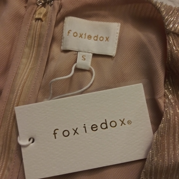 Foxiedox Juno Metallic Tie Front Pleated Blouse S - Picture 9 of 9